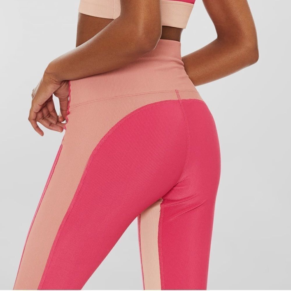 Beach Riot Colorblock Legging in Rouge
Color Block S NWOT